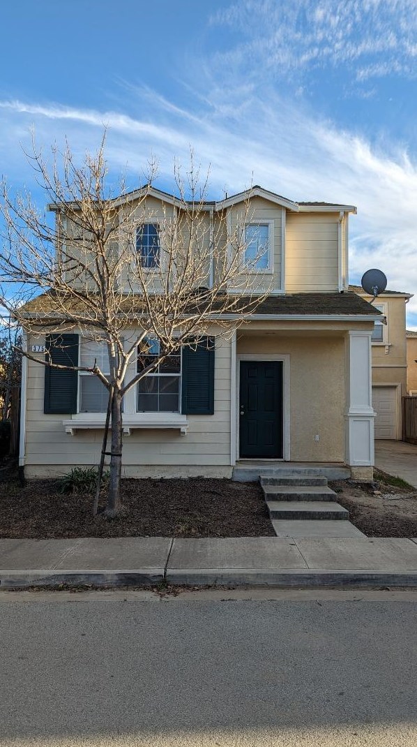 375 Port Ln, Greenfield, CA 93927