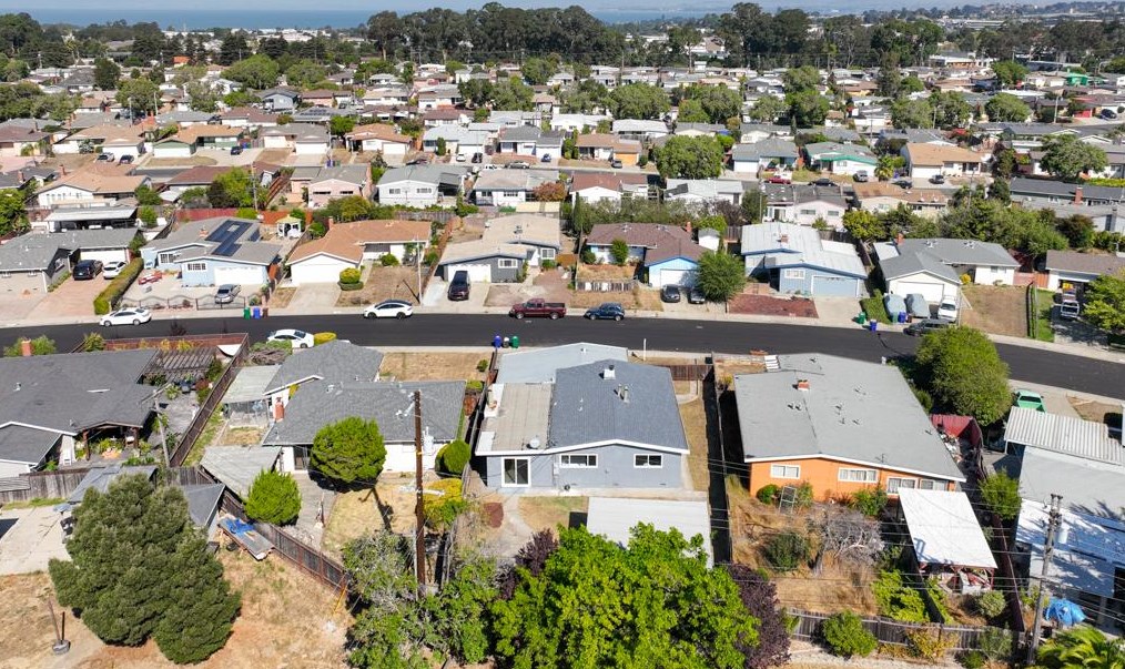 2940 Gomer Dr, Richmond CA  94806-2659 exterior