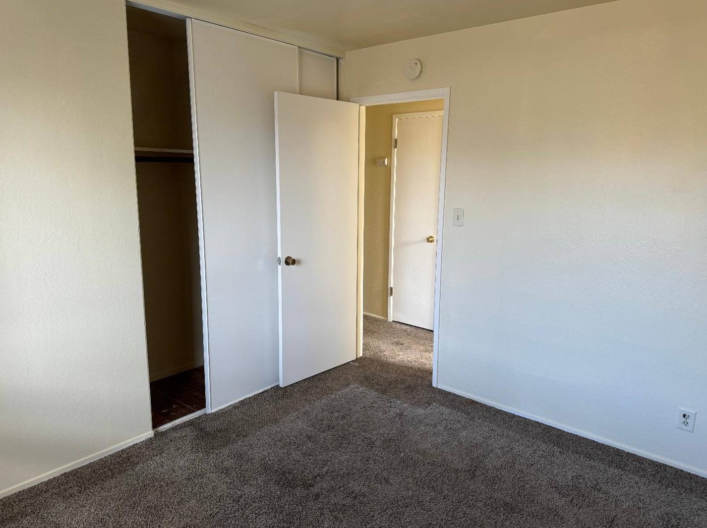 1535 Imperial Way, Salinas CA  93906-2516 exterior