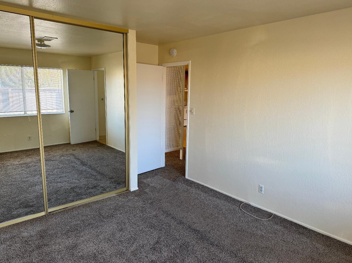 1535 Imperial Way, Salinas CA  93906-2516 exterior