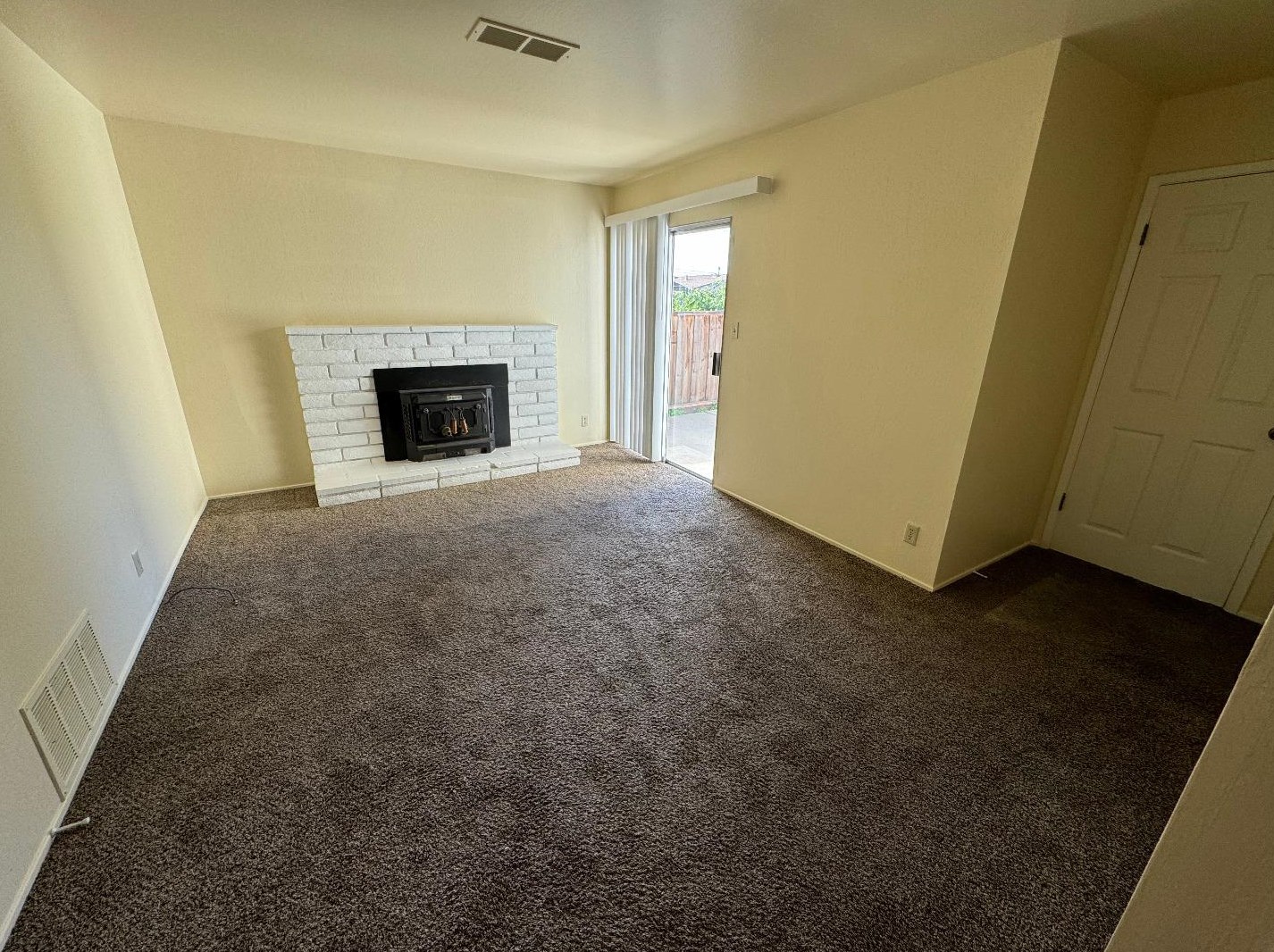 1535 Imperial Way, Salinas CA  93906-2516 exterior