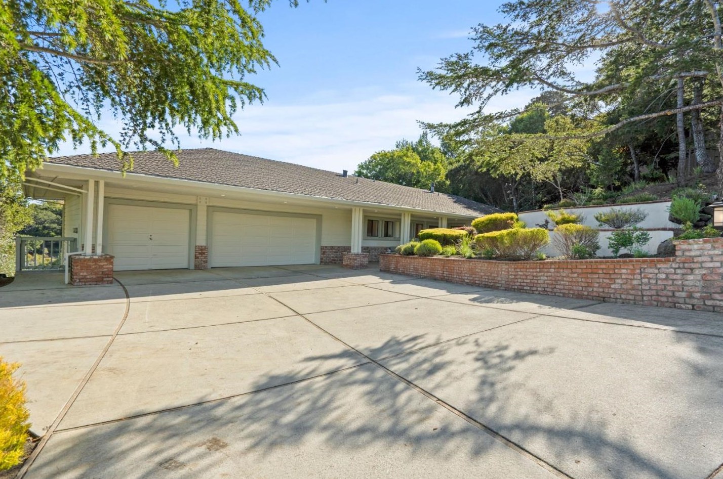 2545 Skyfarm Dr, Burlingame, CA 94010