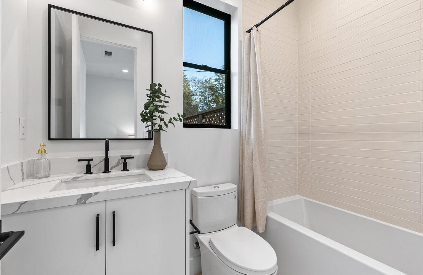 972 Olive St, Menlo Park CA  94025-5751 exterior