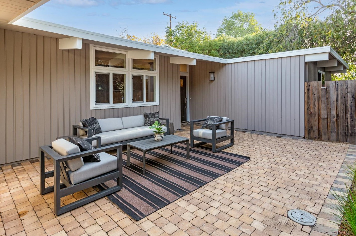 4054 Ben Lomond Dr, Palo Alto, CA 94306-4502