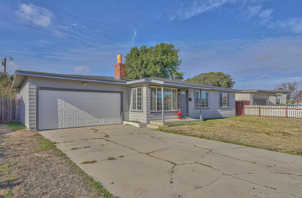 9 Barbara Pl, Salinas, CA 93905-3304