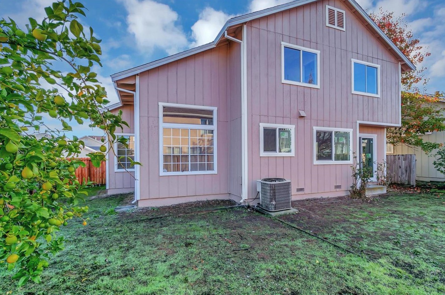 717 Deerfield Dr, Vallejo CA  94503 exterior