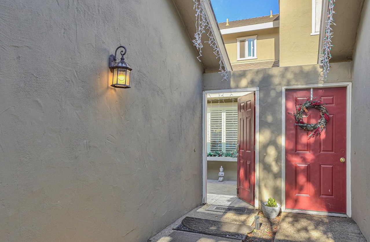 19113 Creekside Pl, Salinas, CA 93908-1240