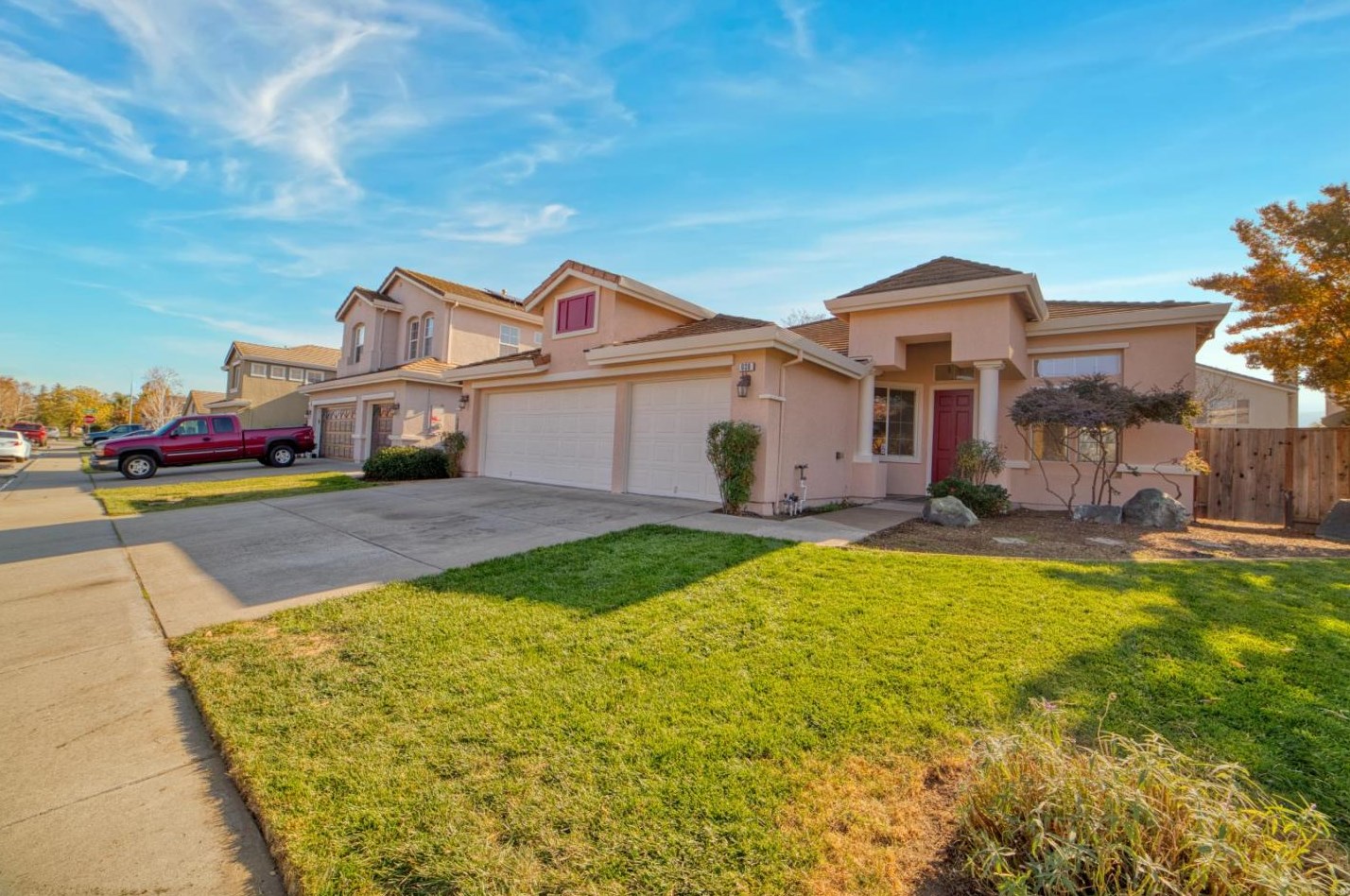 938 Monticelli Ct, Gilroy, CA 95020