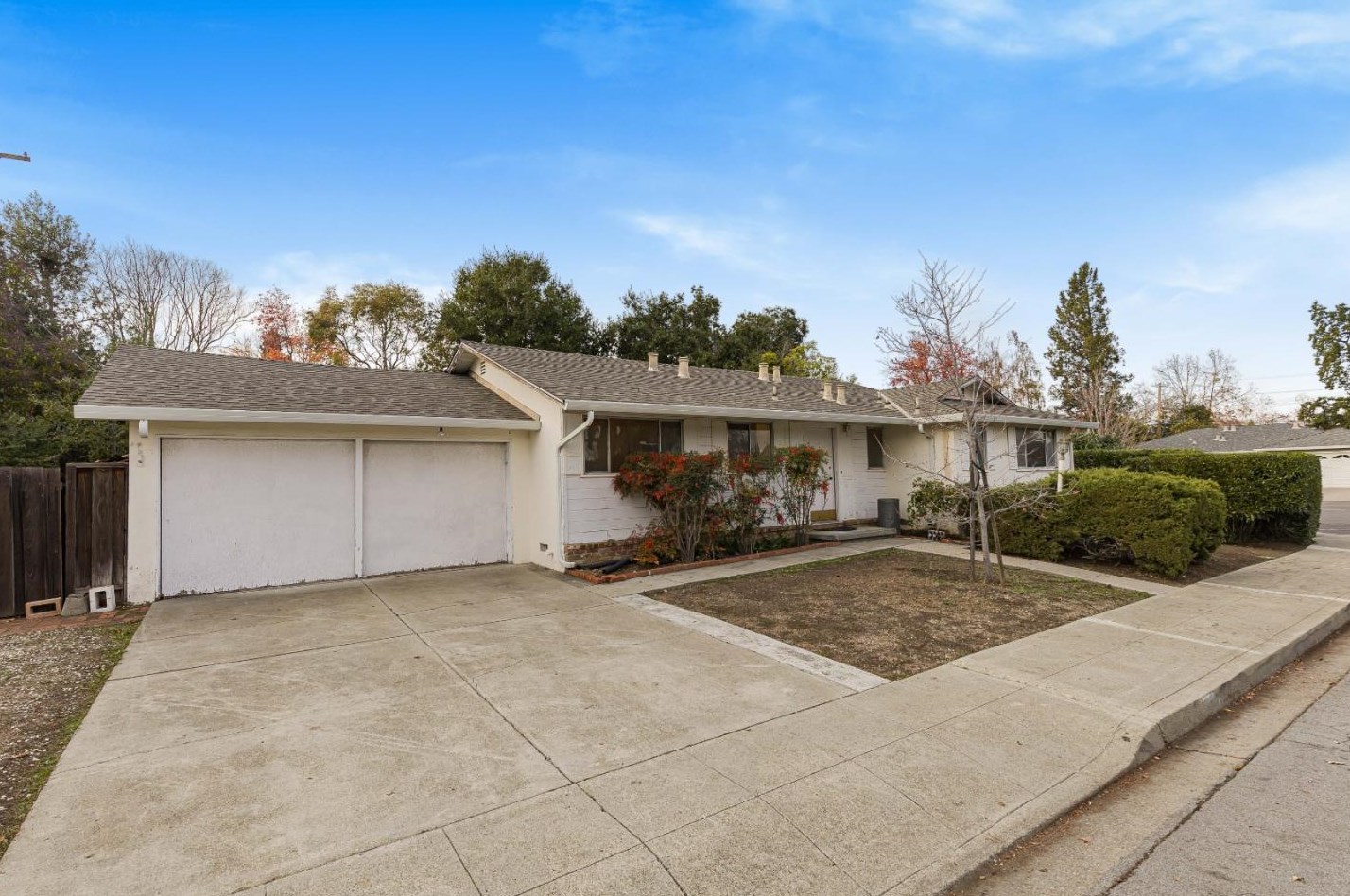 1704 Walnut Dr, Mountain View, CA 94040