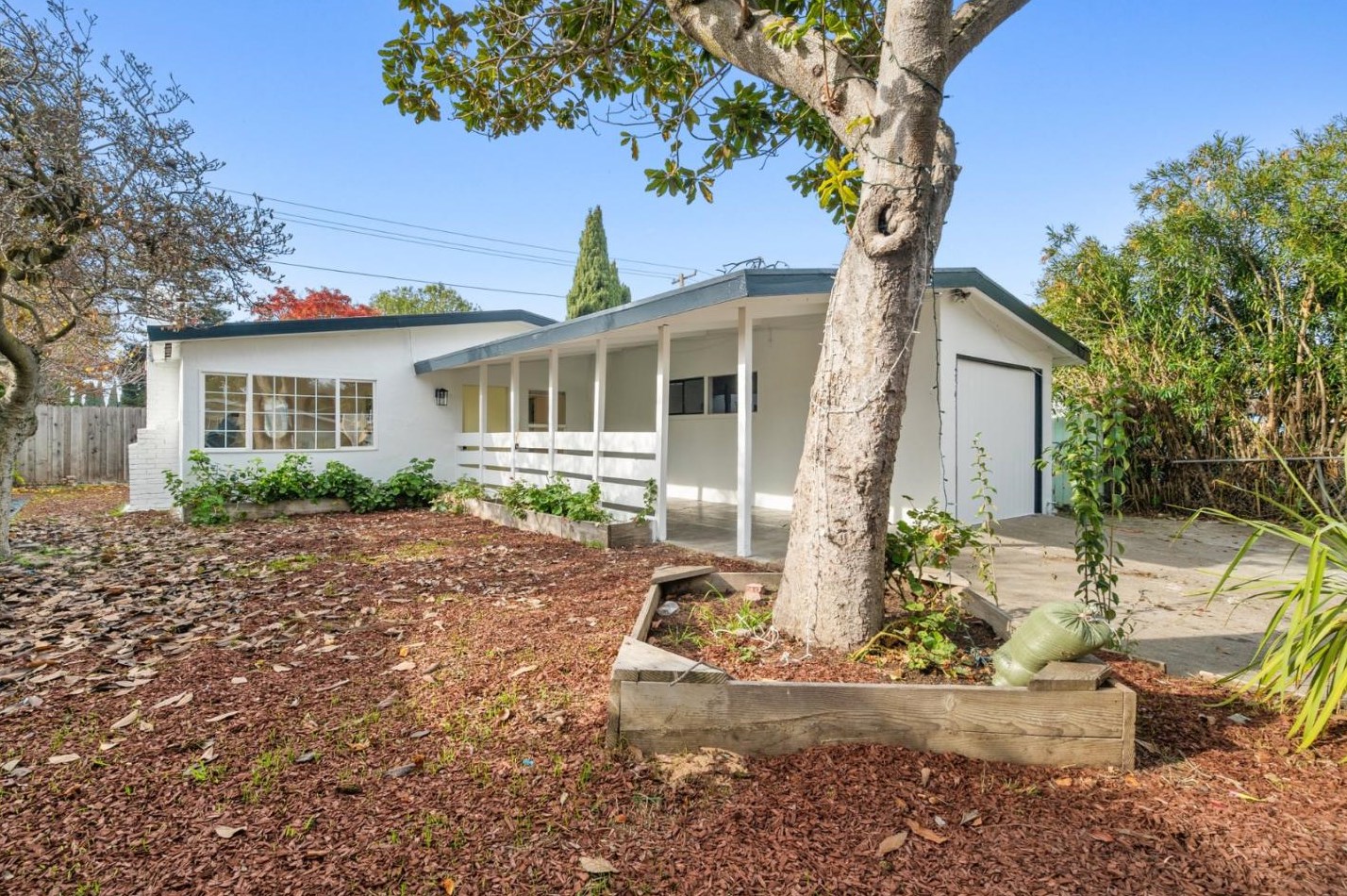 2561 Annapolis St, Palo Alto, CA 94303