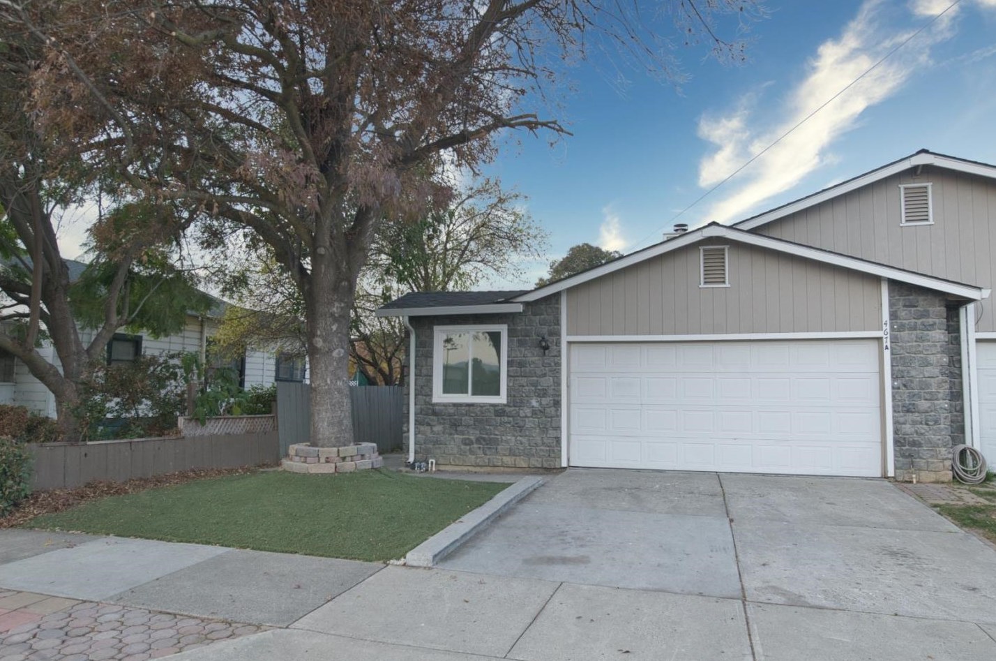 467 8th St, Gilroy, CA 95020-6419