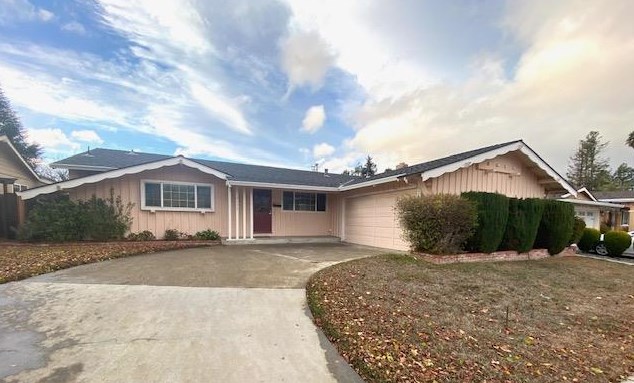 10171 Richwood Dr, Cupertino, CA 95014