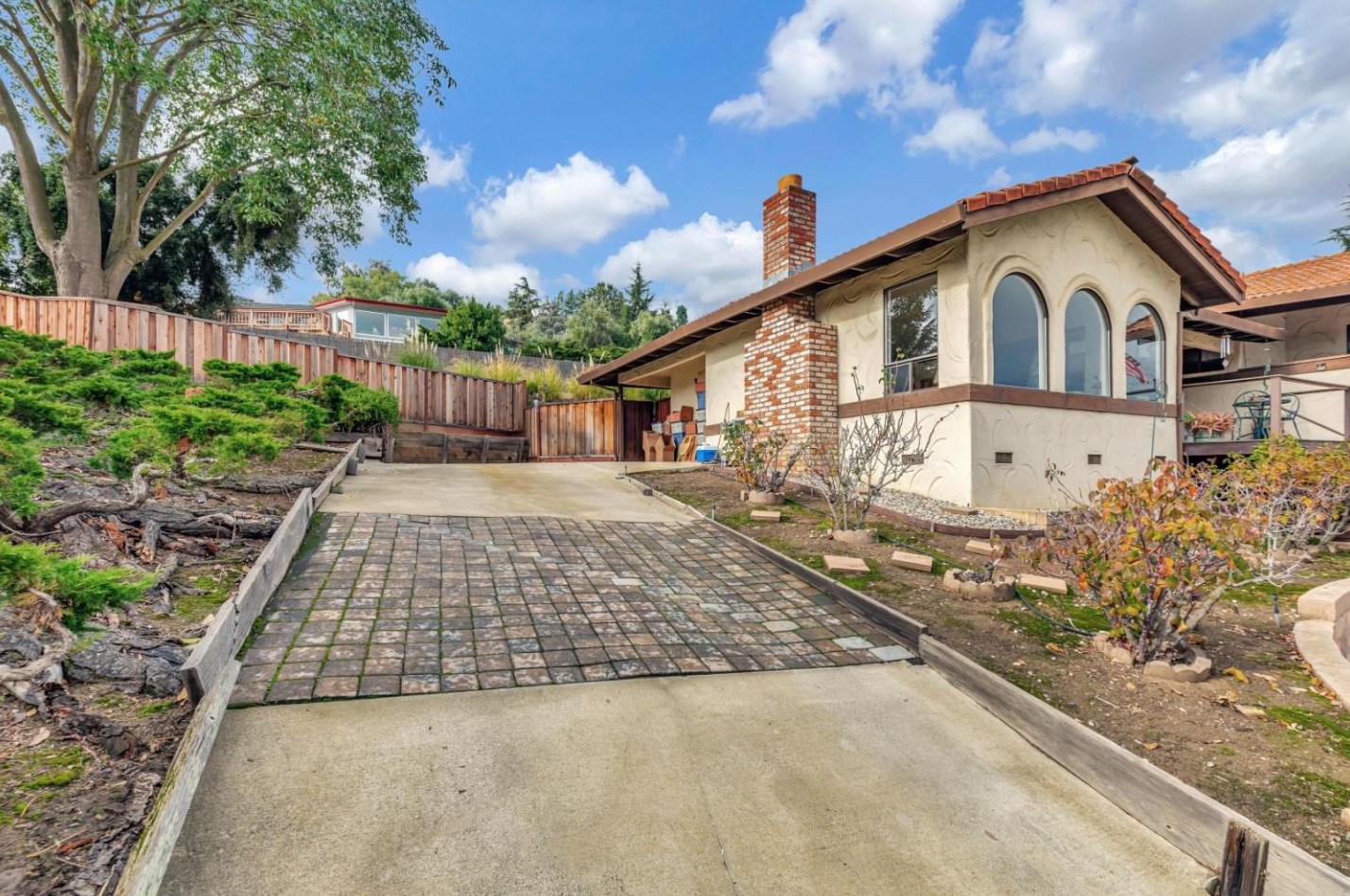 130 Georges Dr, Hollister, CA 95023