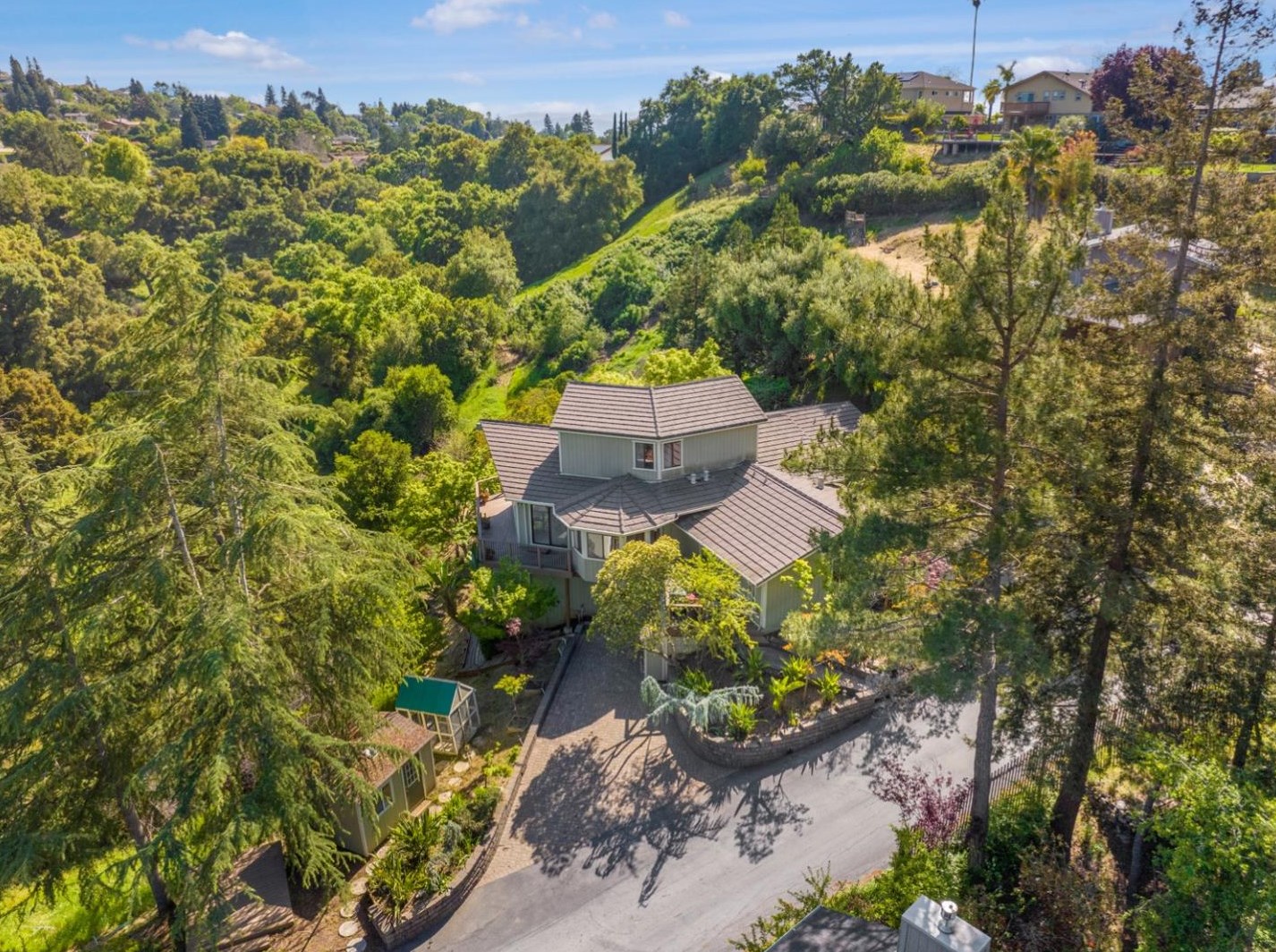 16955 Oakridge Ln, Morgan Hill CA  95037-6819 exterior