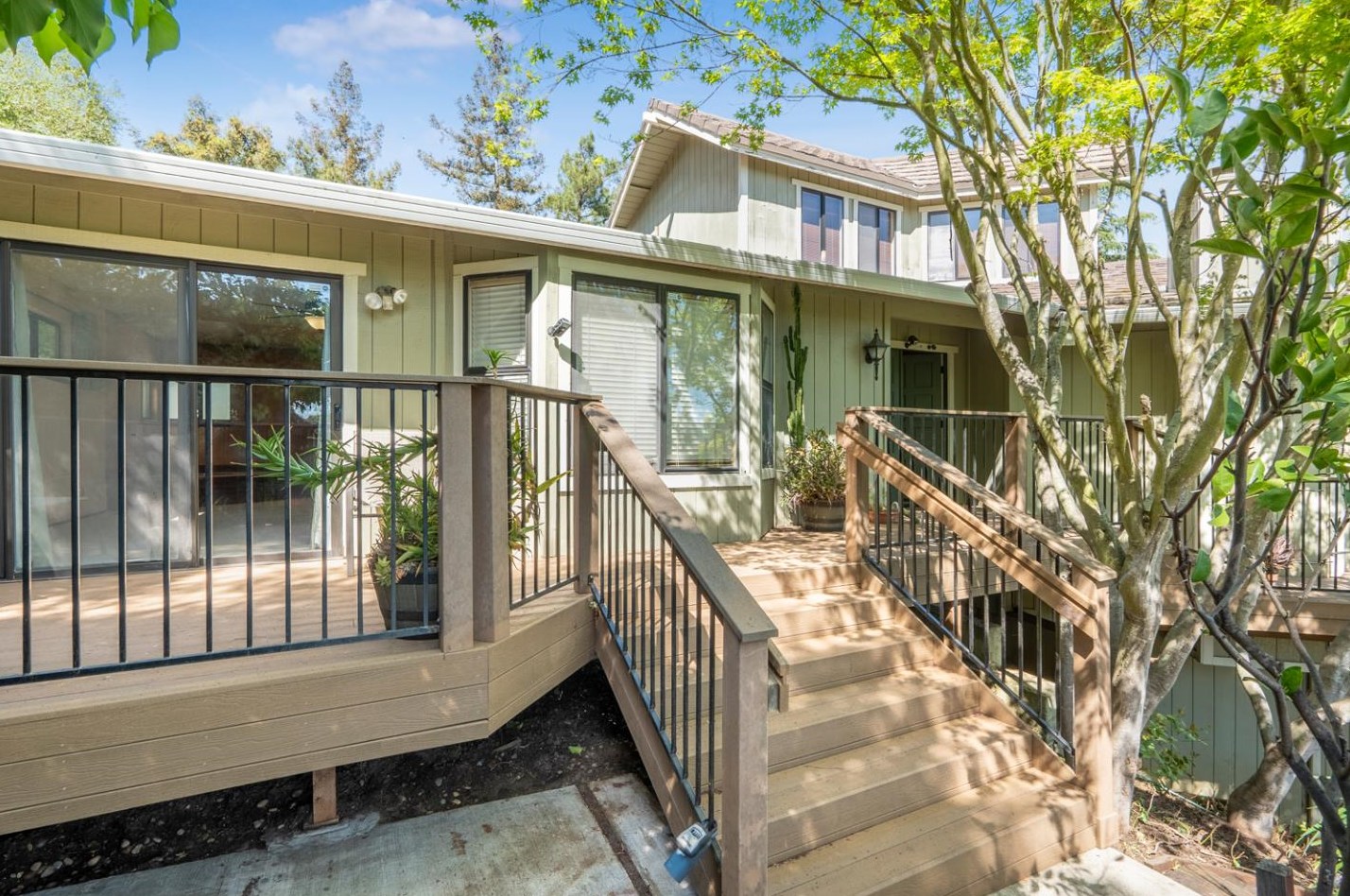 16955 Oakridge Ln, Morgan Hill CA  95037-6819 exterior