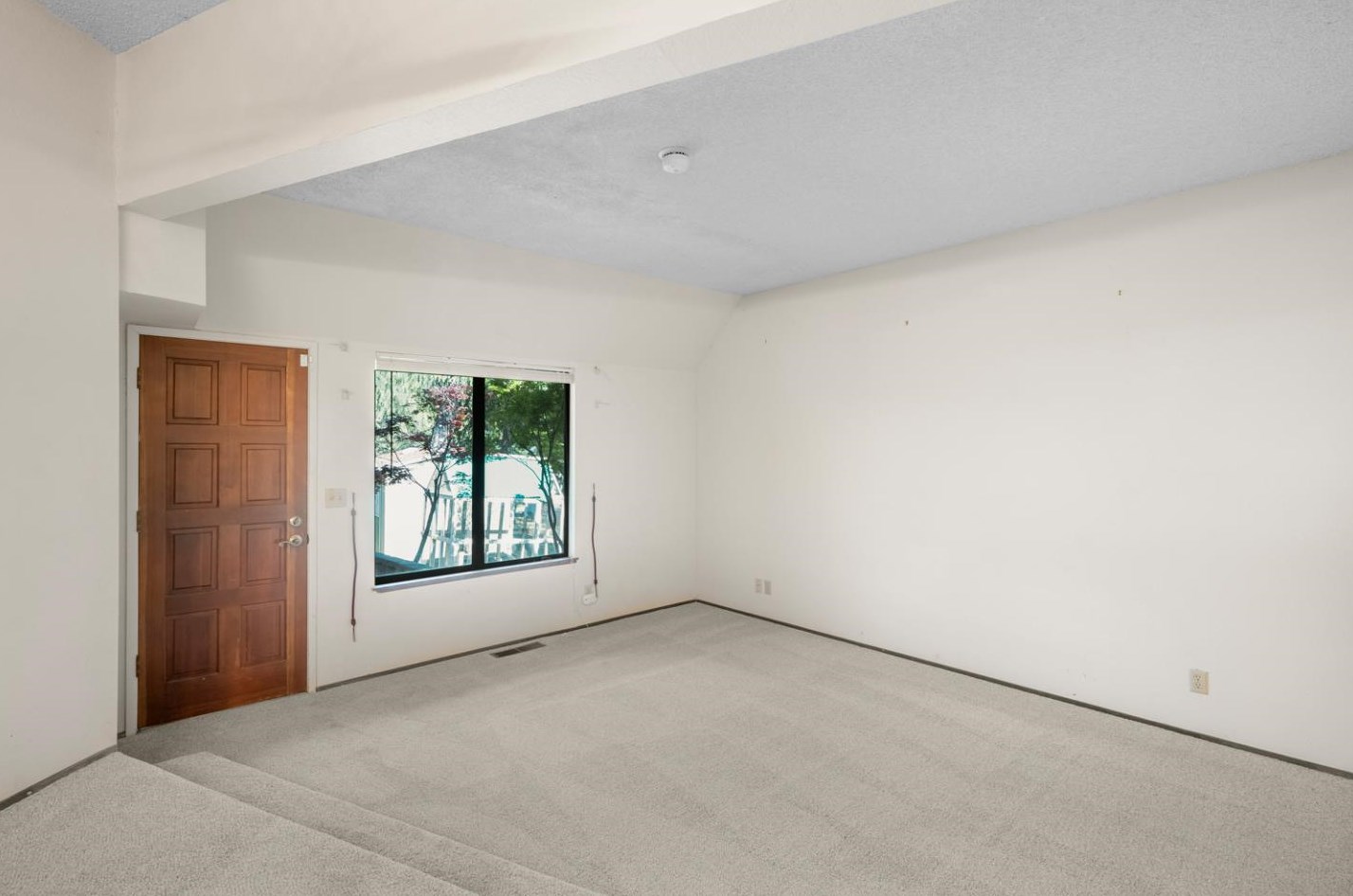 16955 Oakridge Ln, Morgan Hill CA  95037-6819 exterior