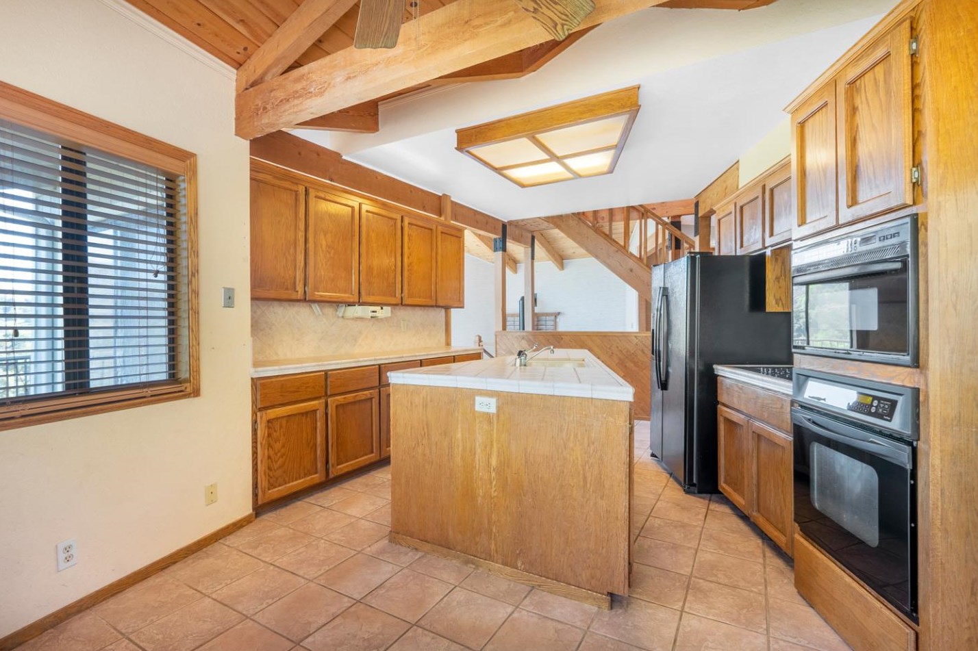 16955 Oakridge Ln, Morgan Hill CA  95037-6819 exterior