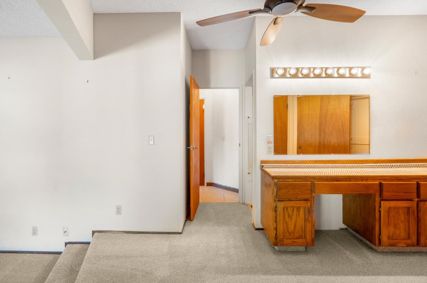16955 Oakridge Ln, Morgan Hill CA  95037-6819 exterior