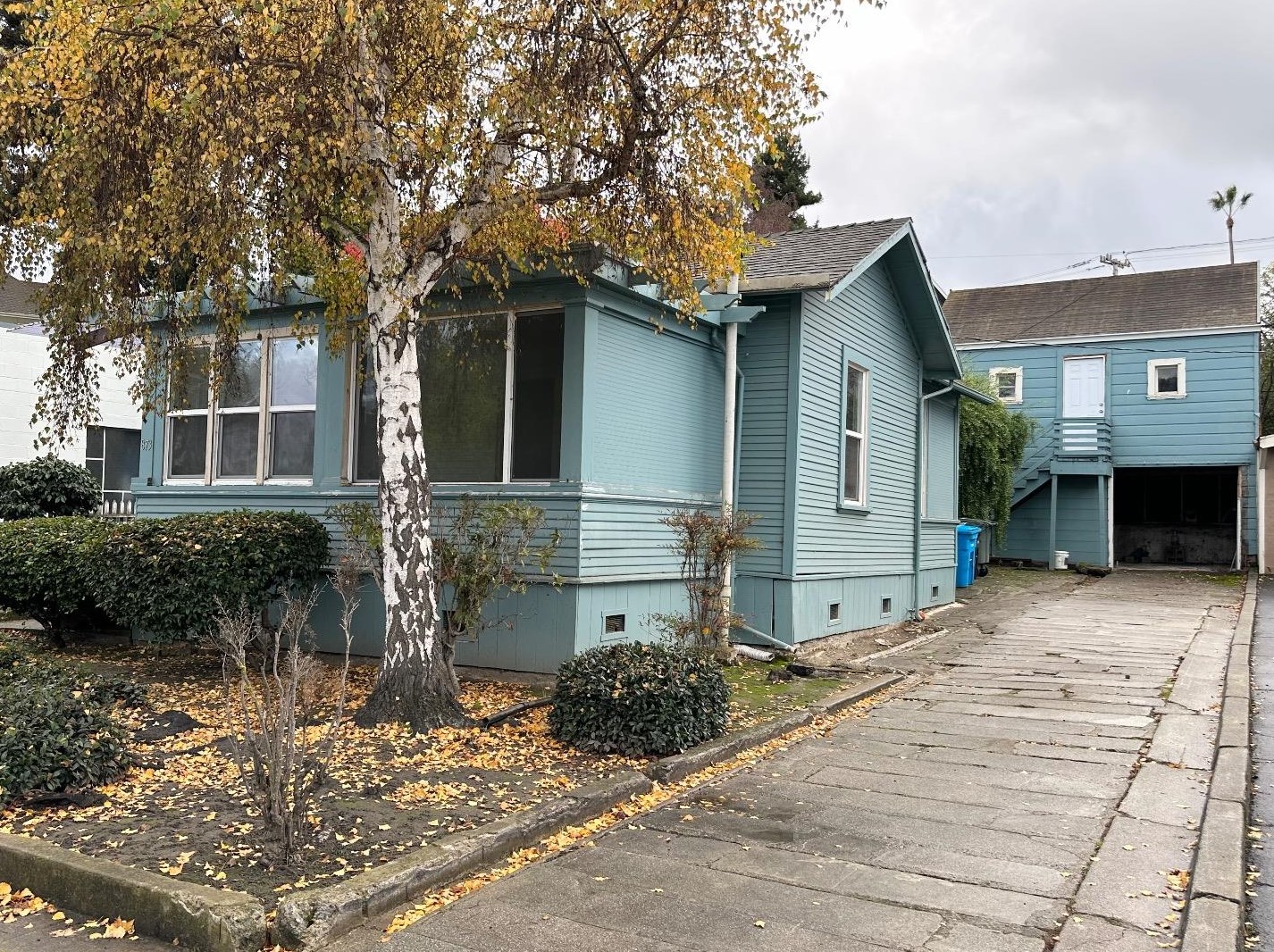 873 California Dr, Burlingame, CA 94010-3604