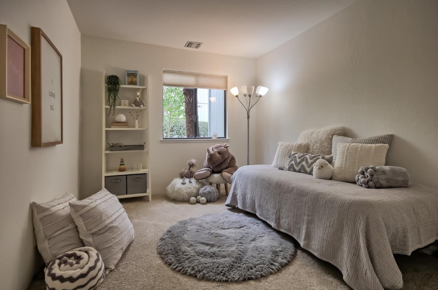 21141 Cliff Dr, Santa Cruz, CA 95062-4835