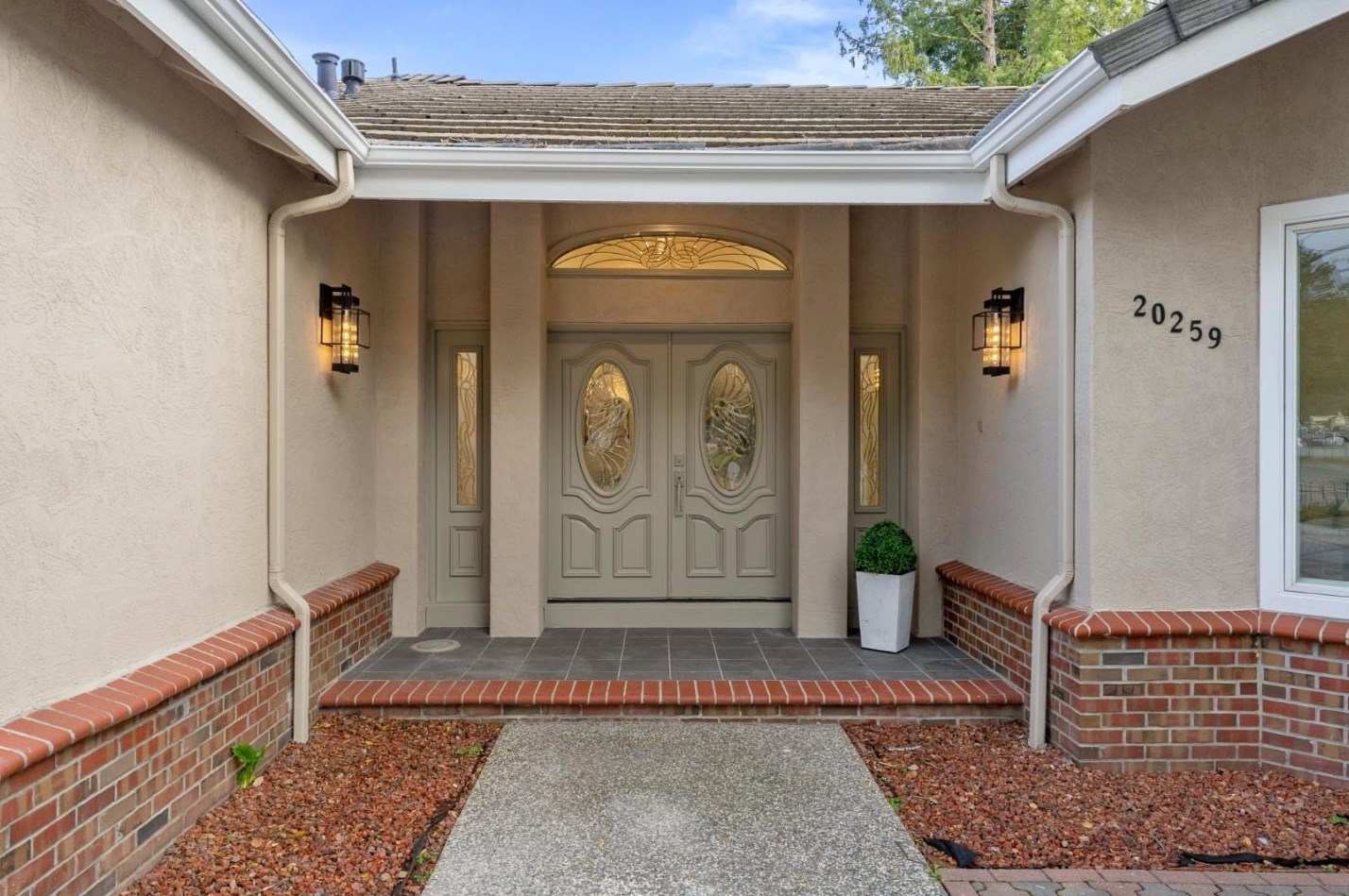 20259 Herriman Ave, Saratoga CA  95070-4905 exterior