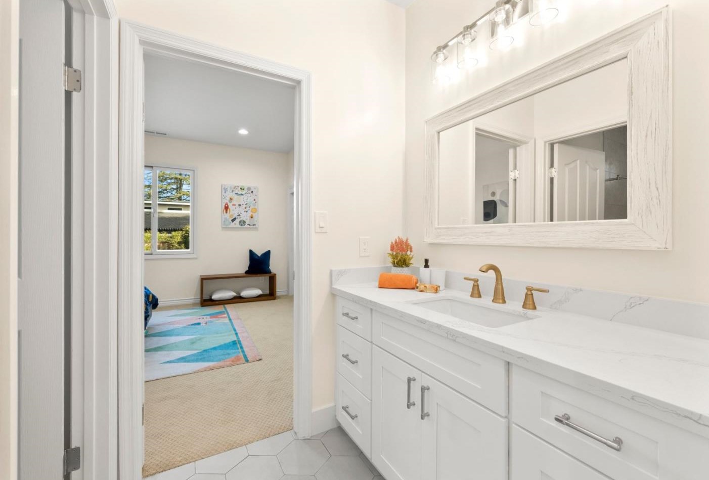 20259 Herriman Ave, Saratoga CA  95070-4905 exterior