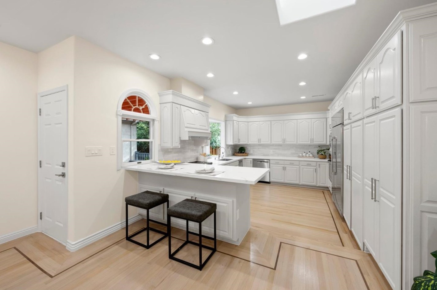 20259 Herriman Ave, Saratoga CA  95070-4905 exterior