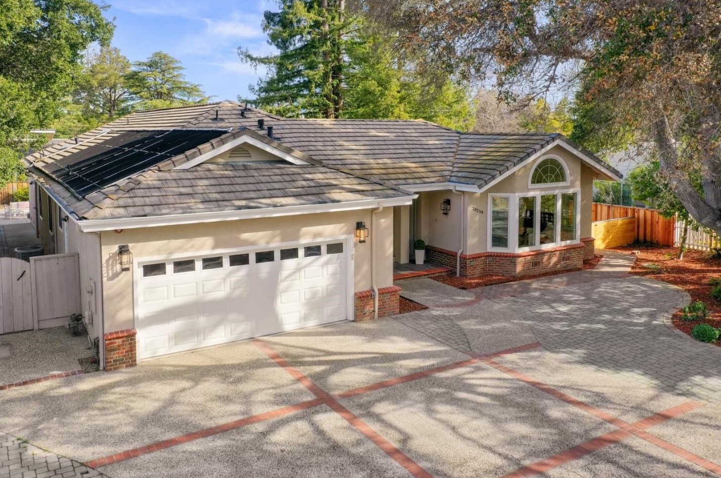 20259 Herriman Ave, Saratoga CA  95070-4905 exterior