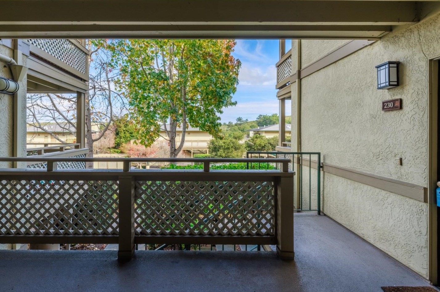 230 Pheasant Rdg Rd, Monterey CA  93940-5763 exterior