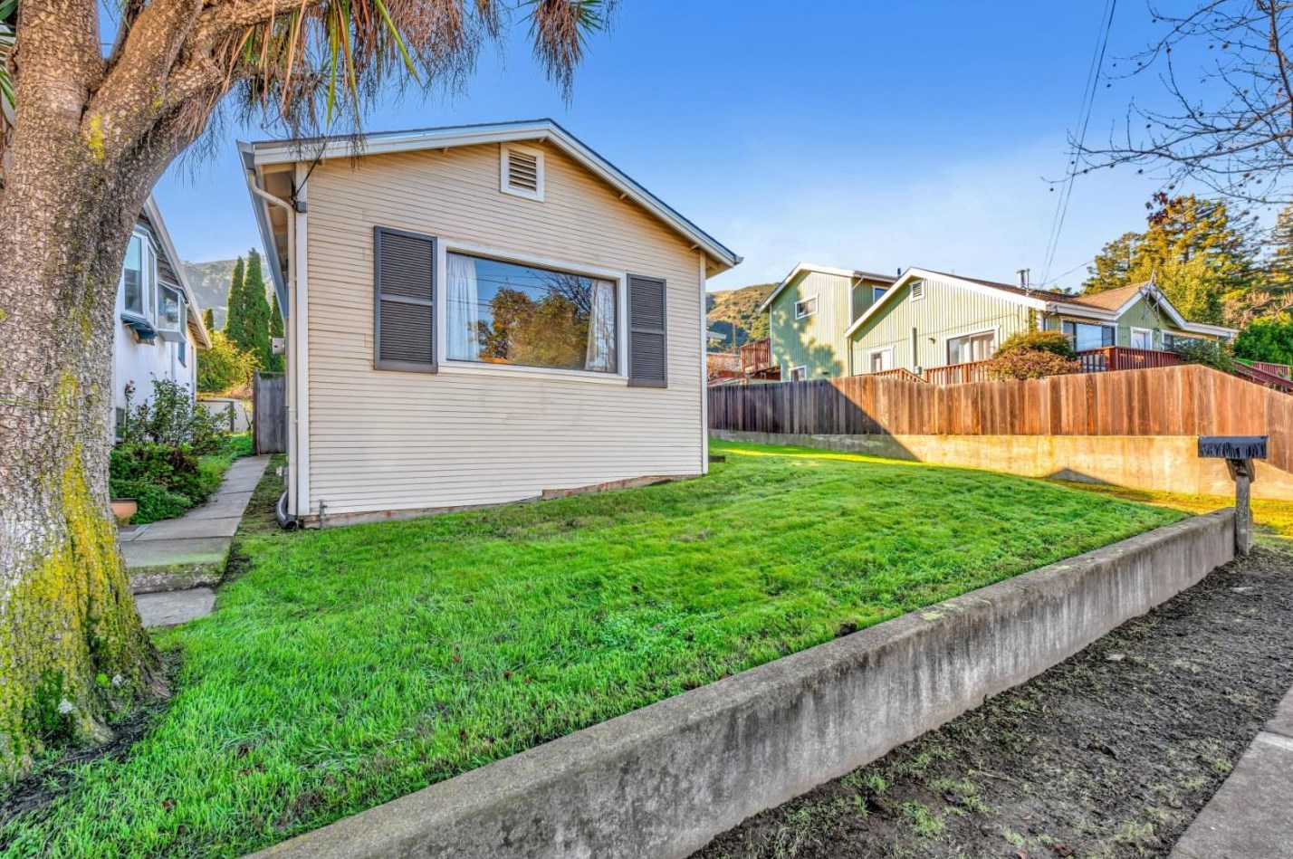 335 Monterey St, Brisbane, CA 94005