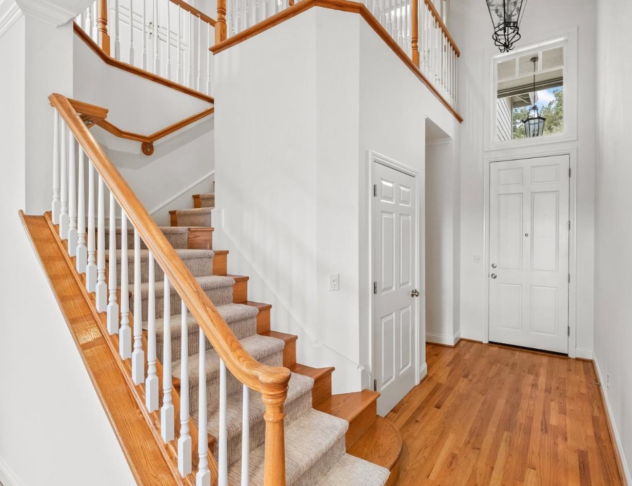 16935 Roberts Rd, Los Gatos, CA 95032