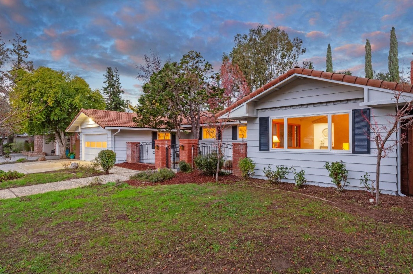 12357 Fredericksburg Dr, Saratoga, CA 95070-3828