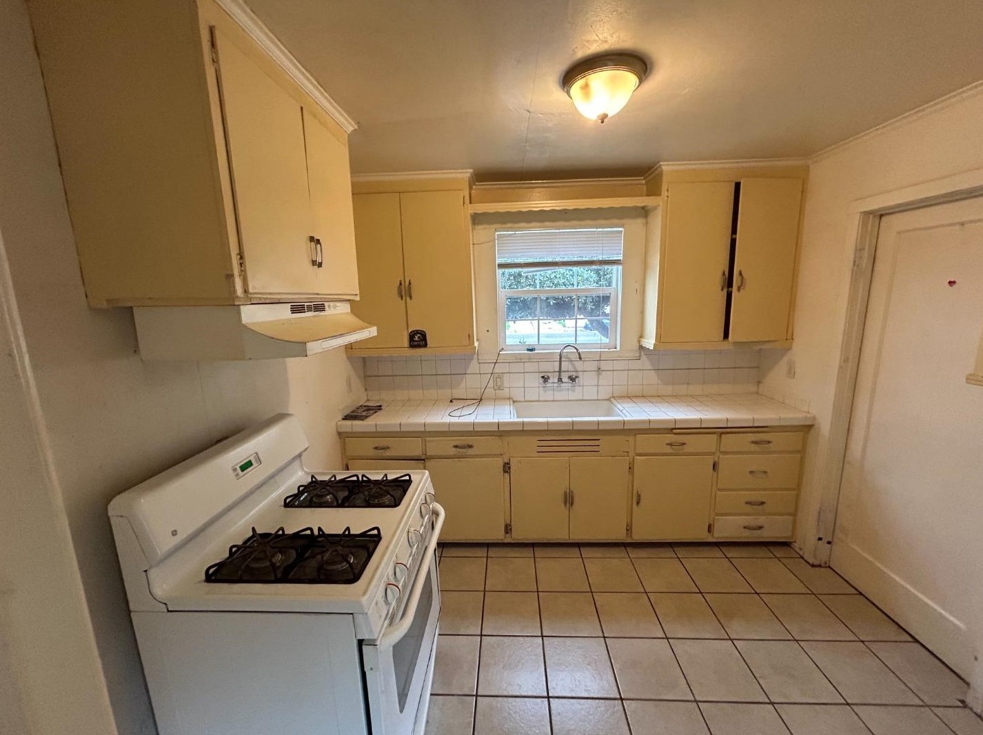 8041 Church St, Gilroy, CA 95020