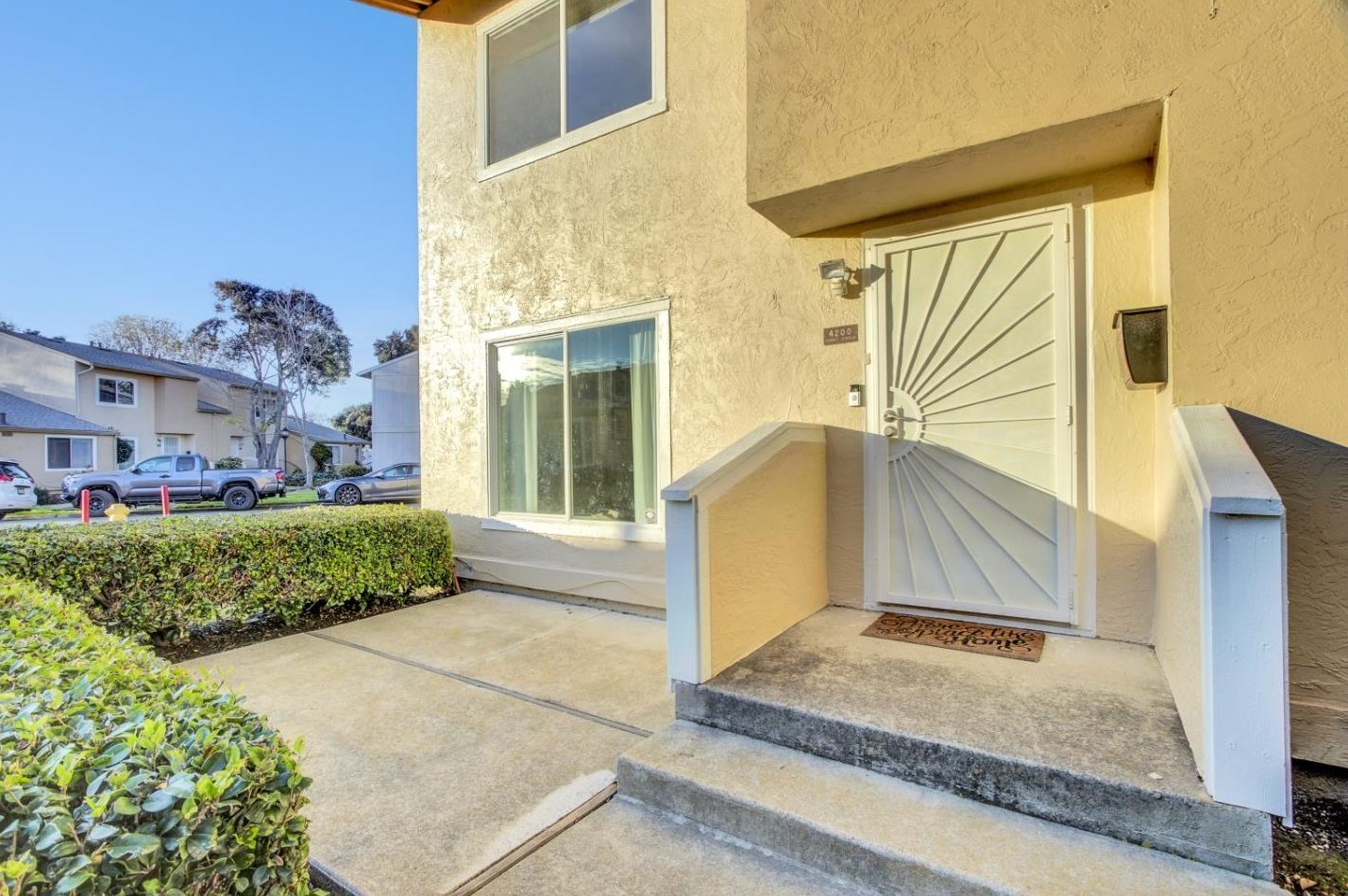 4200 Comet Cir, Union City, CA 94587