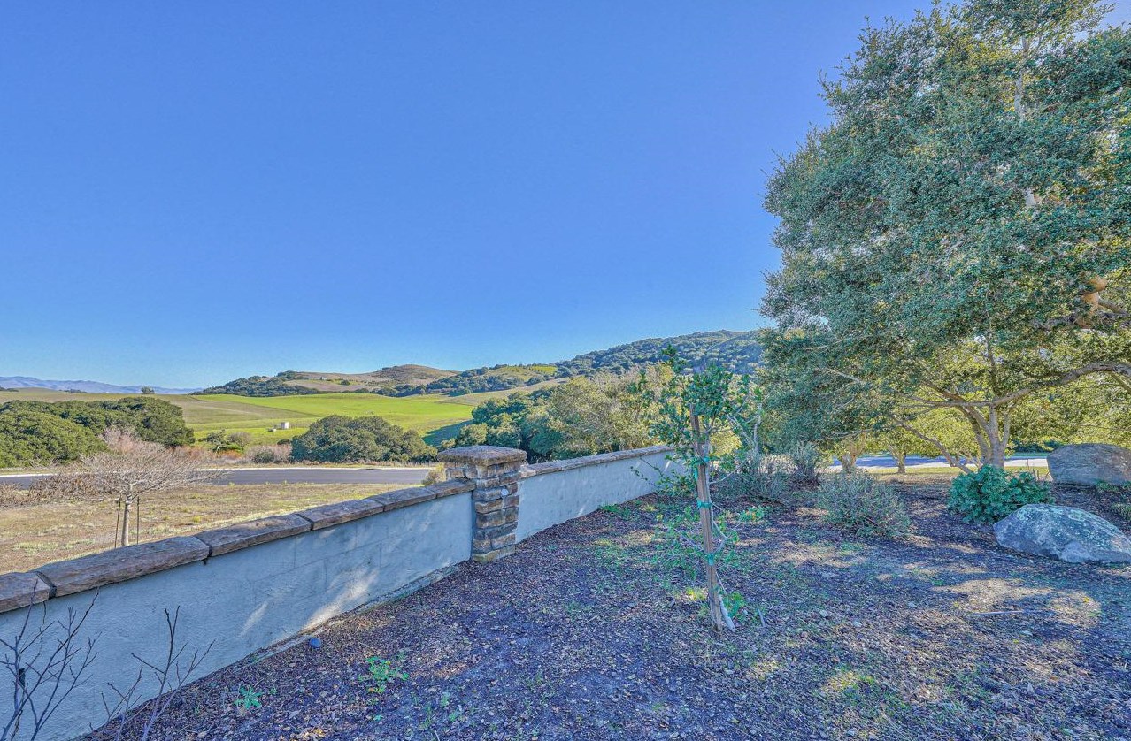 859 Via Juan Pablo, San Juan Bautista, CA 95045-9324