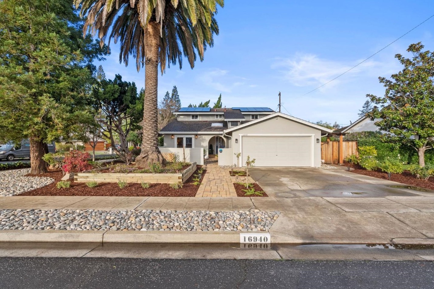 16940 Frank Ct, Los Gatos, CA 95032