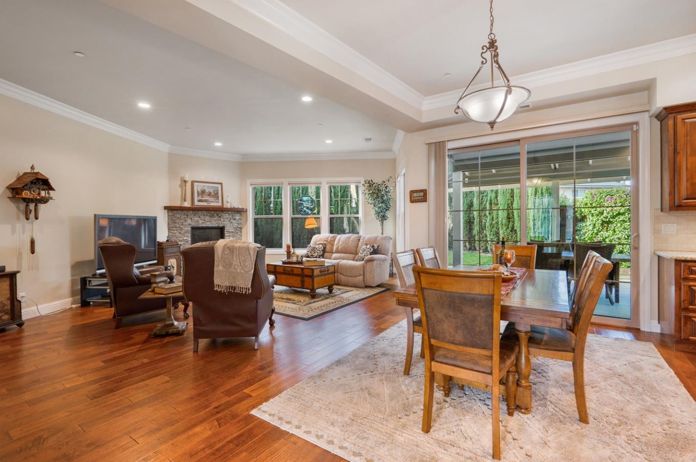 831 Sydney Ct, Gilroy, CA 95020-1000