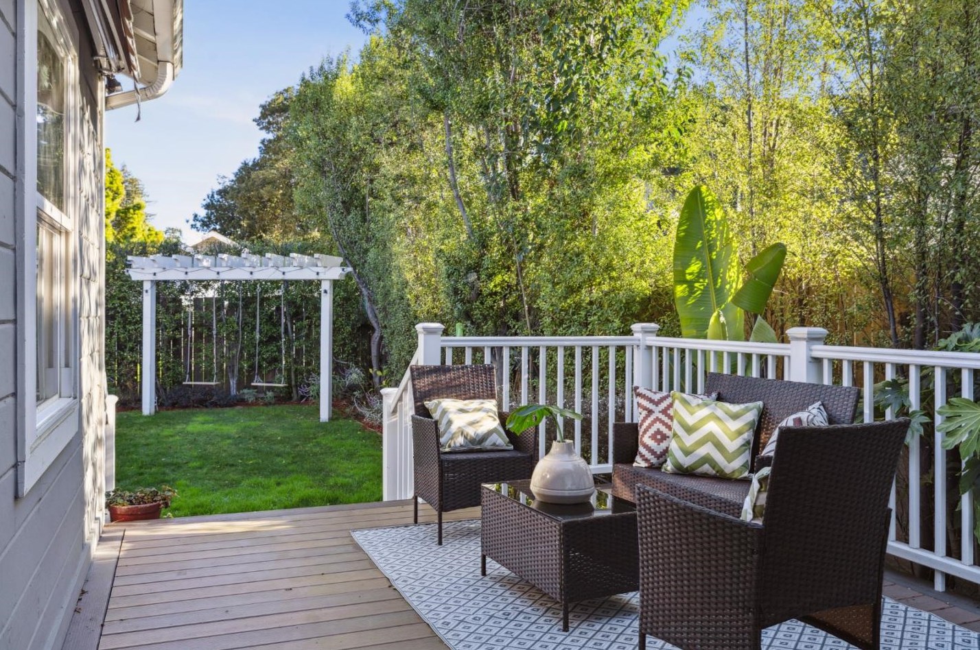 548 7th Ave, Menlo Park CA  94025-1847 exterior