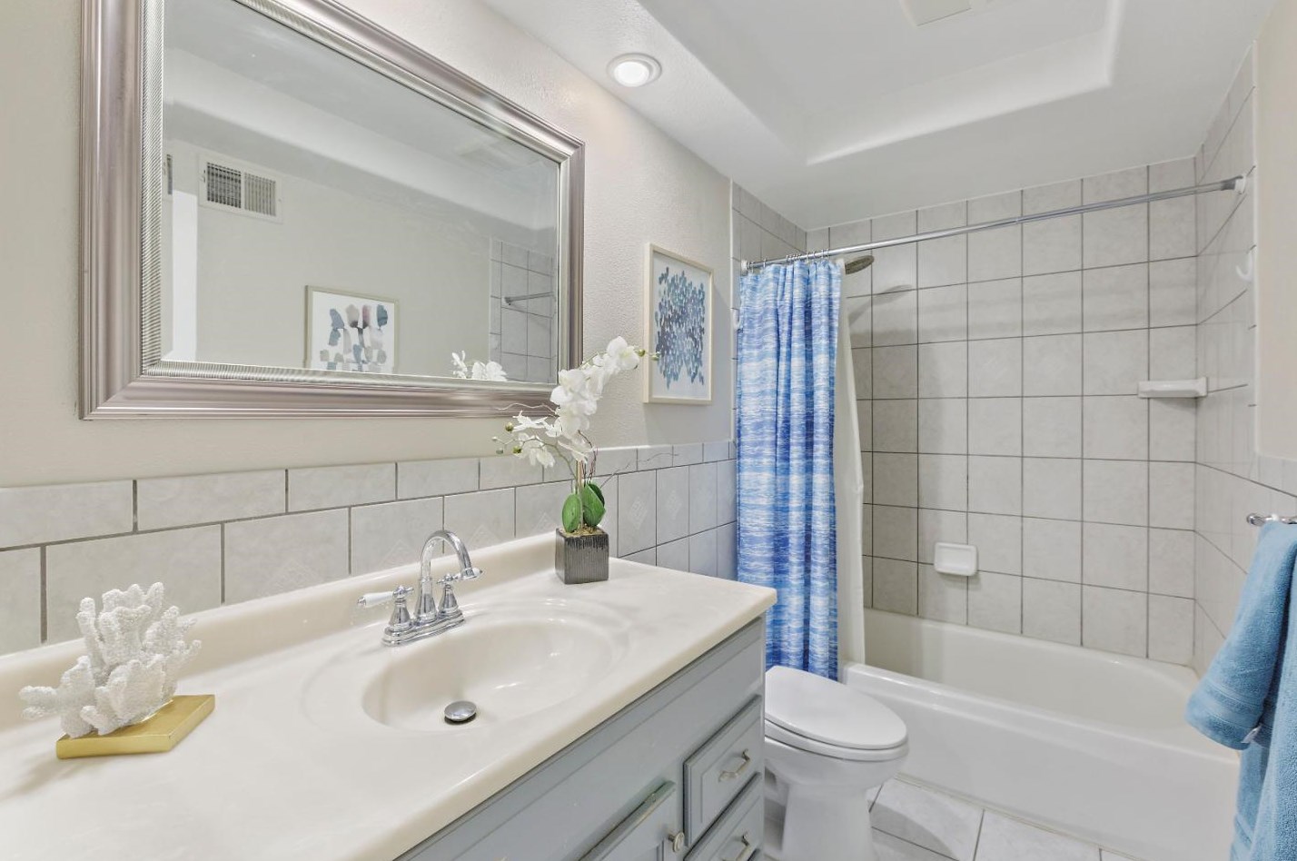 7180 Orchard Dr, Gilroy CA  95020-6307 exterior