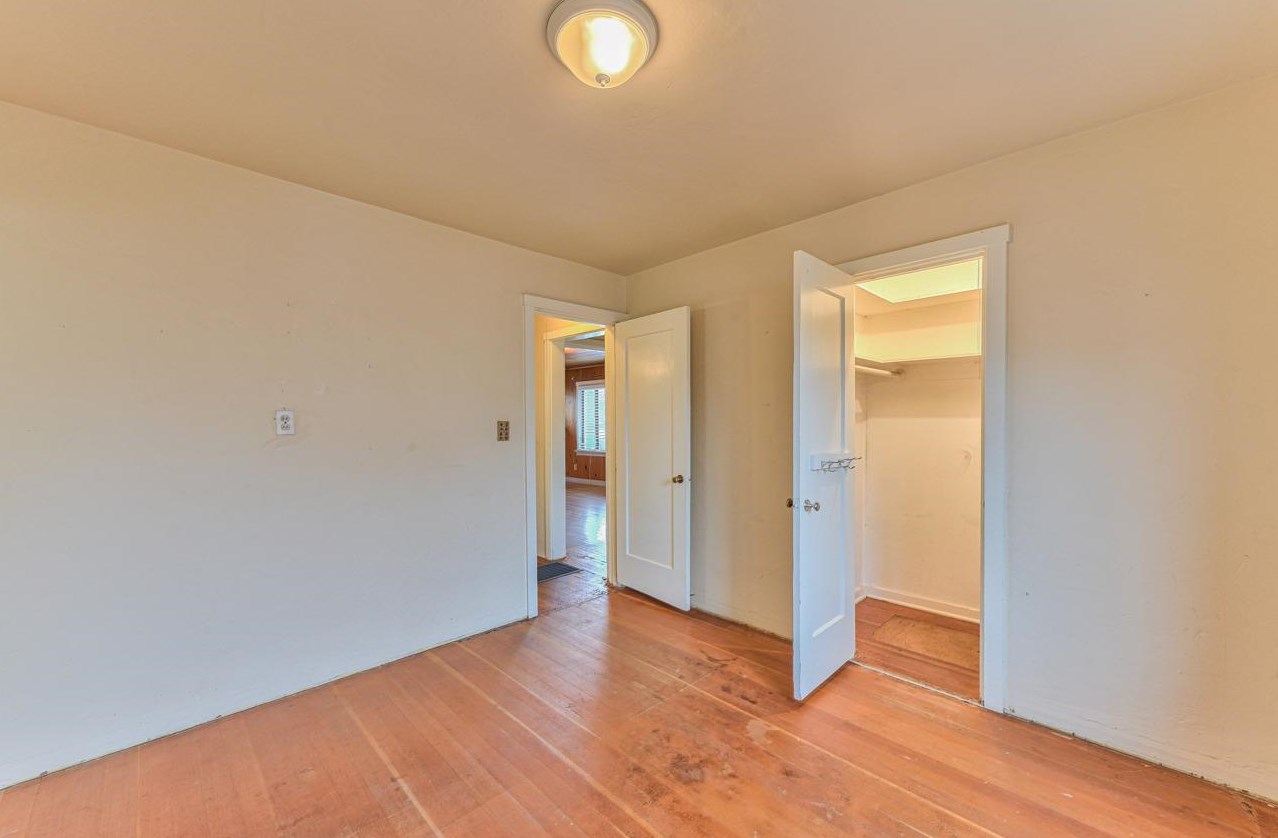 255 Oxner St, Monterey CA  93940-3707 exterior