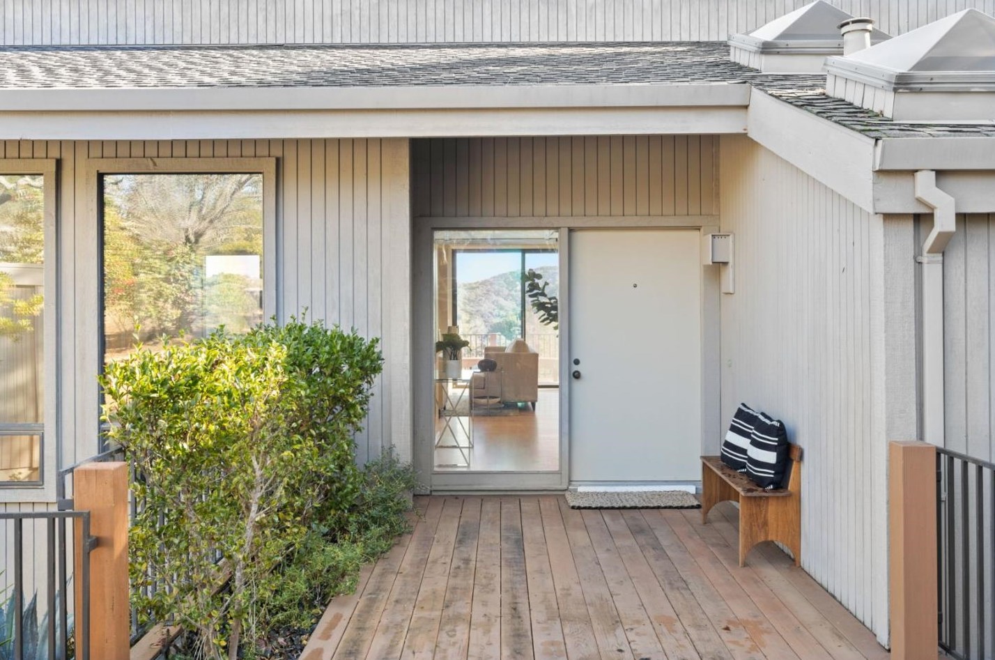 12 Franciscan Rdg, Menlo Park, CA 94028-8043