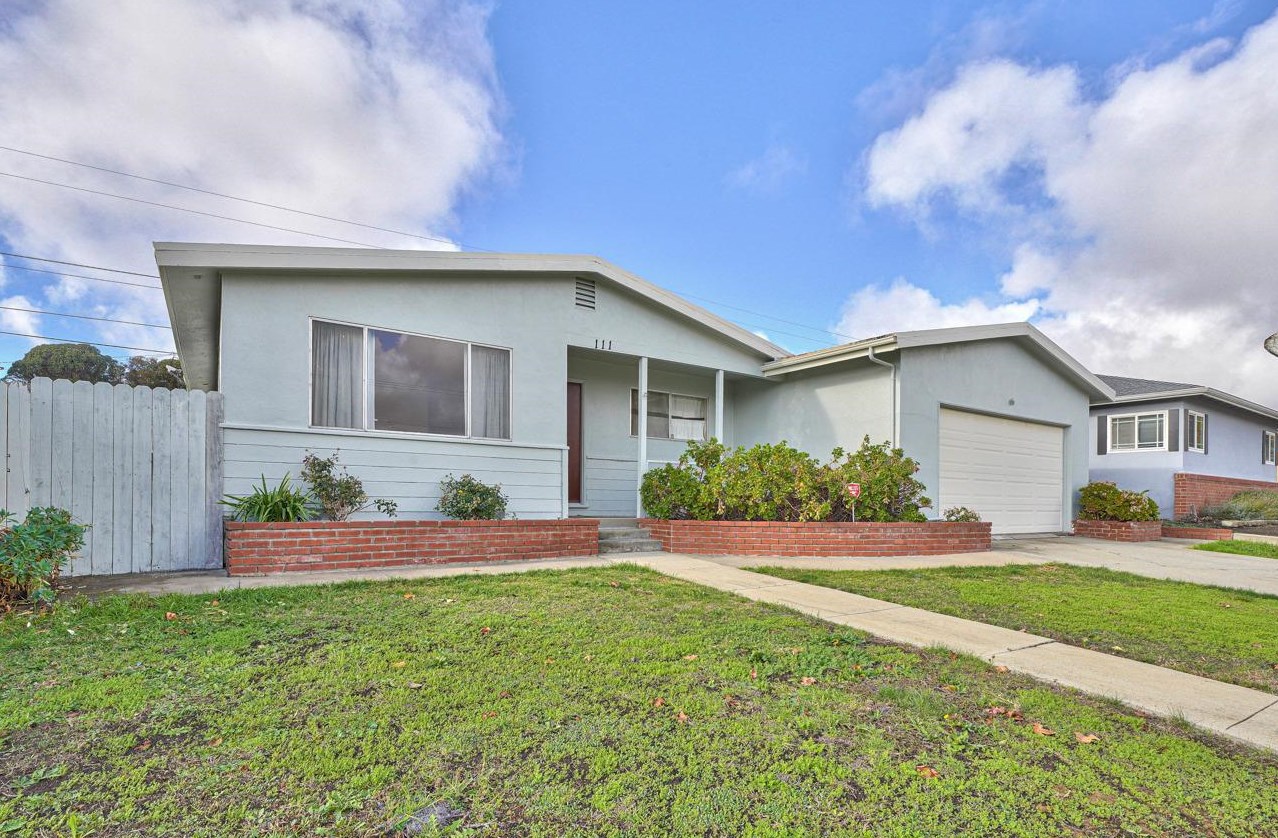 111 Rosarita Dr, Salinas, CA 93906