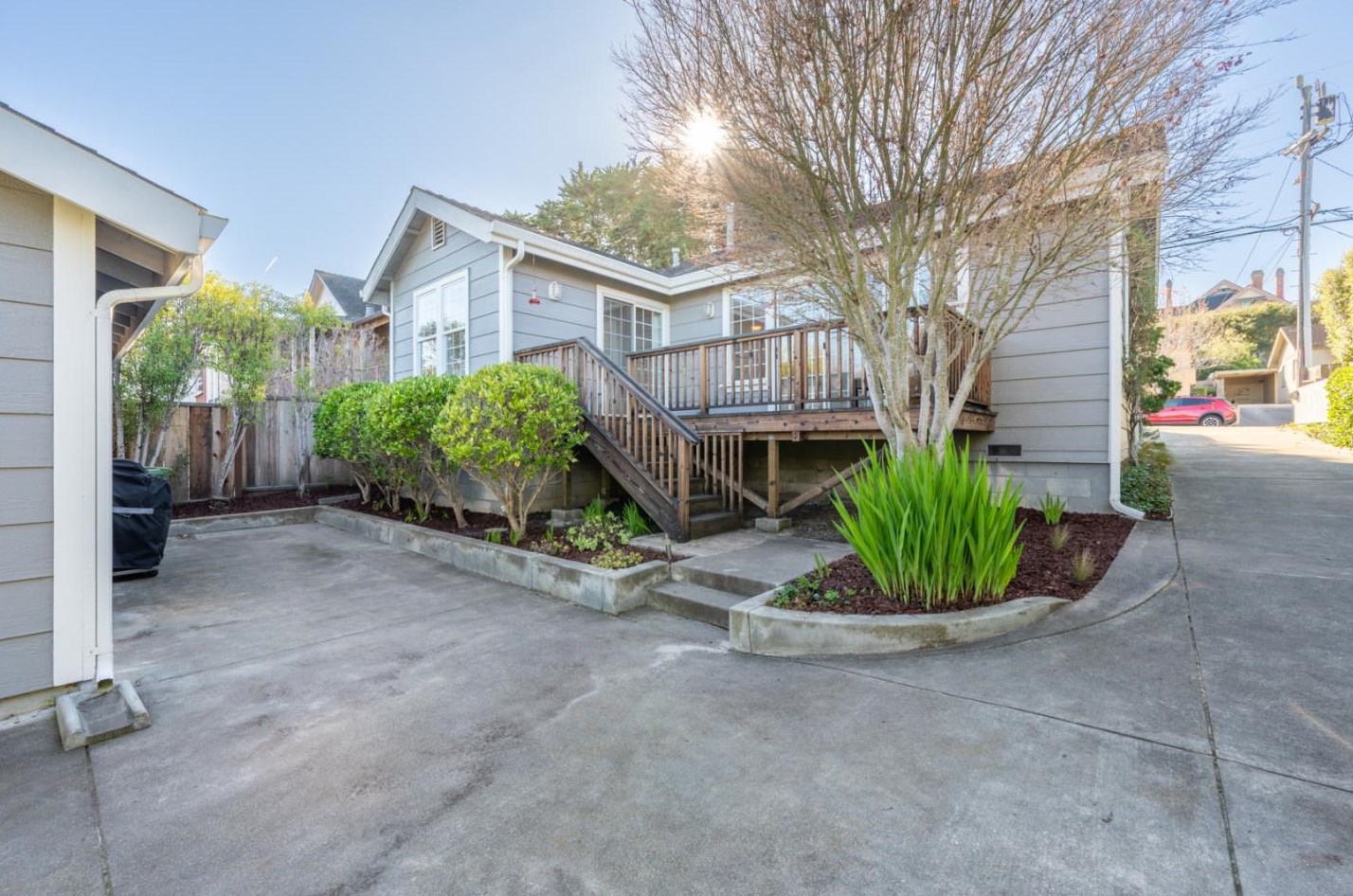 556 Spencer St, Monterey CA  93940-1336 exterior