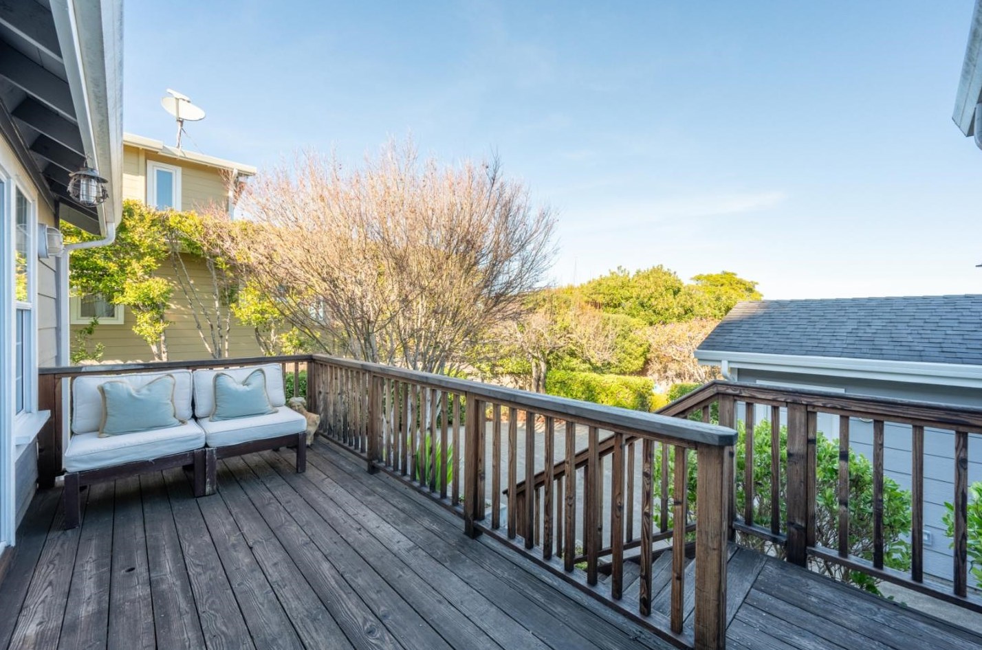 556 Spencer St, Monterey CA  93940-1336 exterior