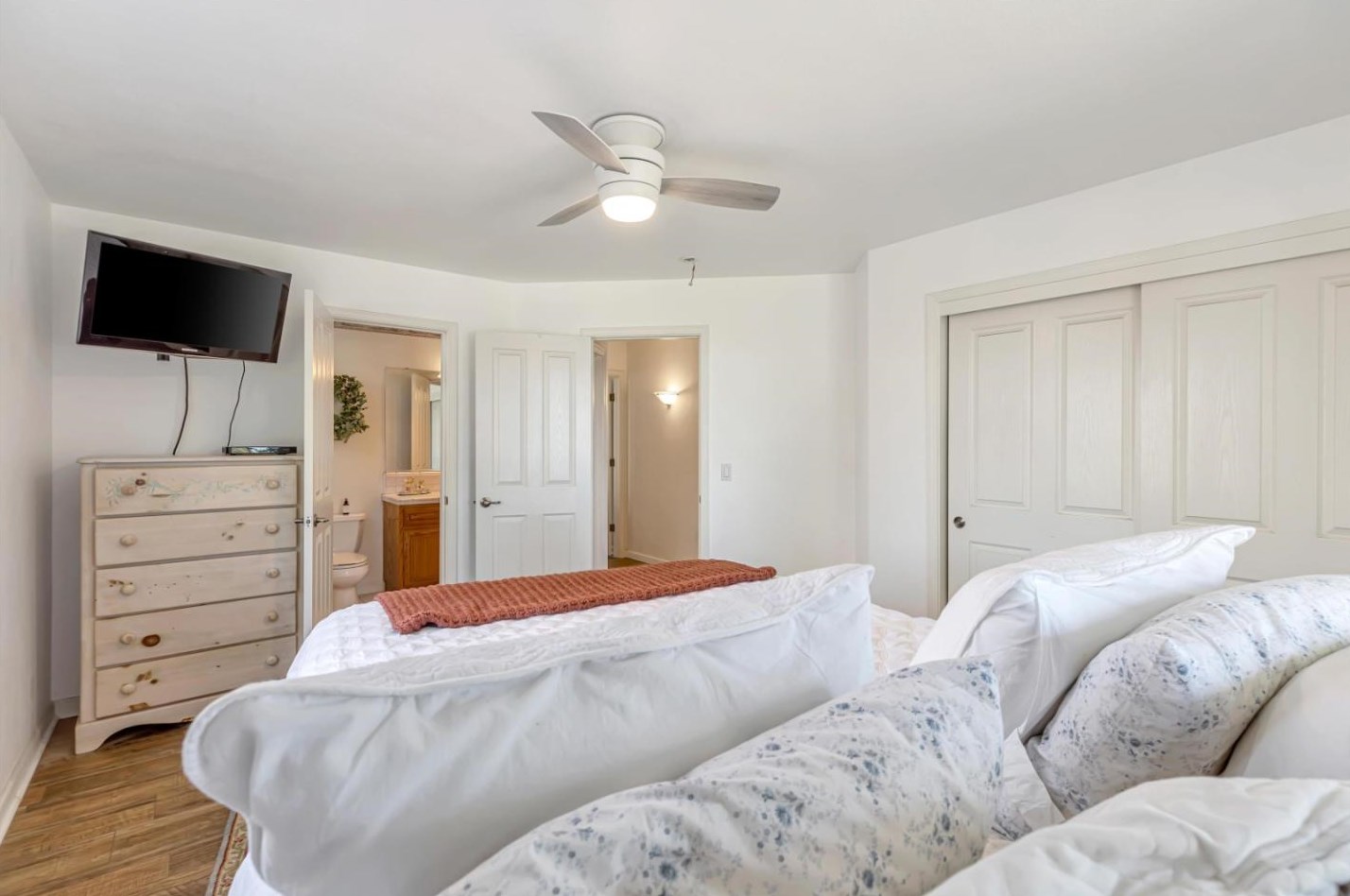 233 Menzel Rd, Hollister CA  95023-9745 exterior