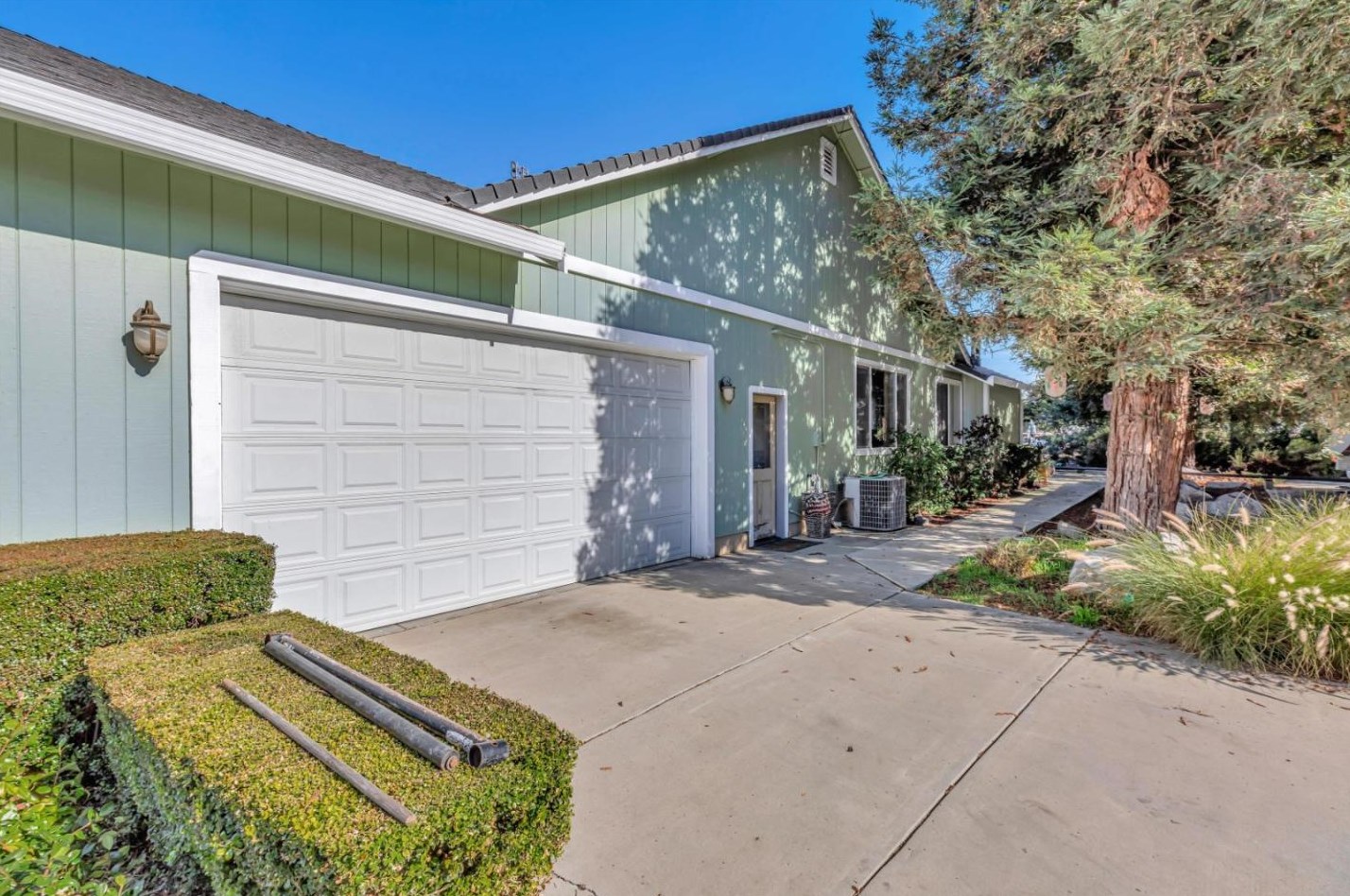 233 Menzel Rd, Hollister CA  95023-9745 exterior