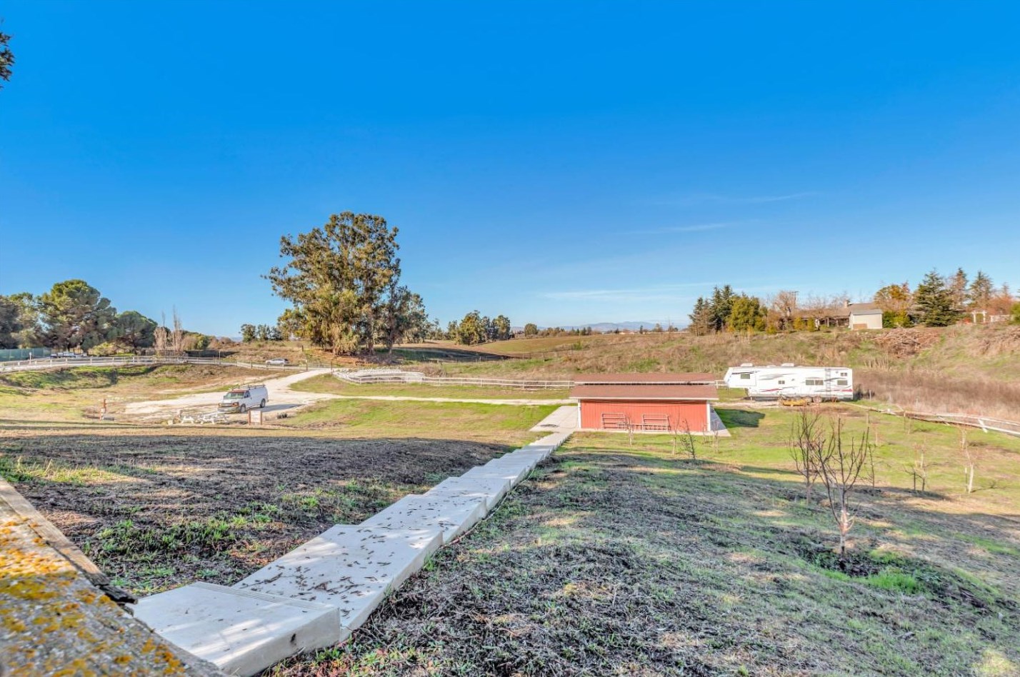 233 Menzel Rd, Hollister CA  95023-9745 exterior