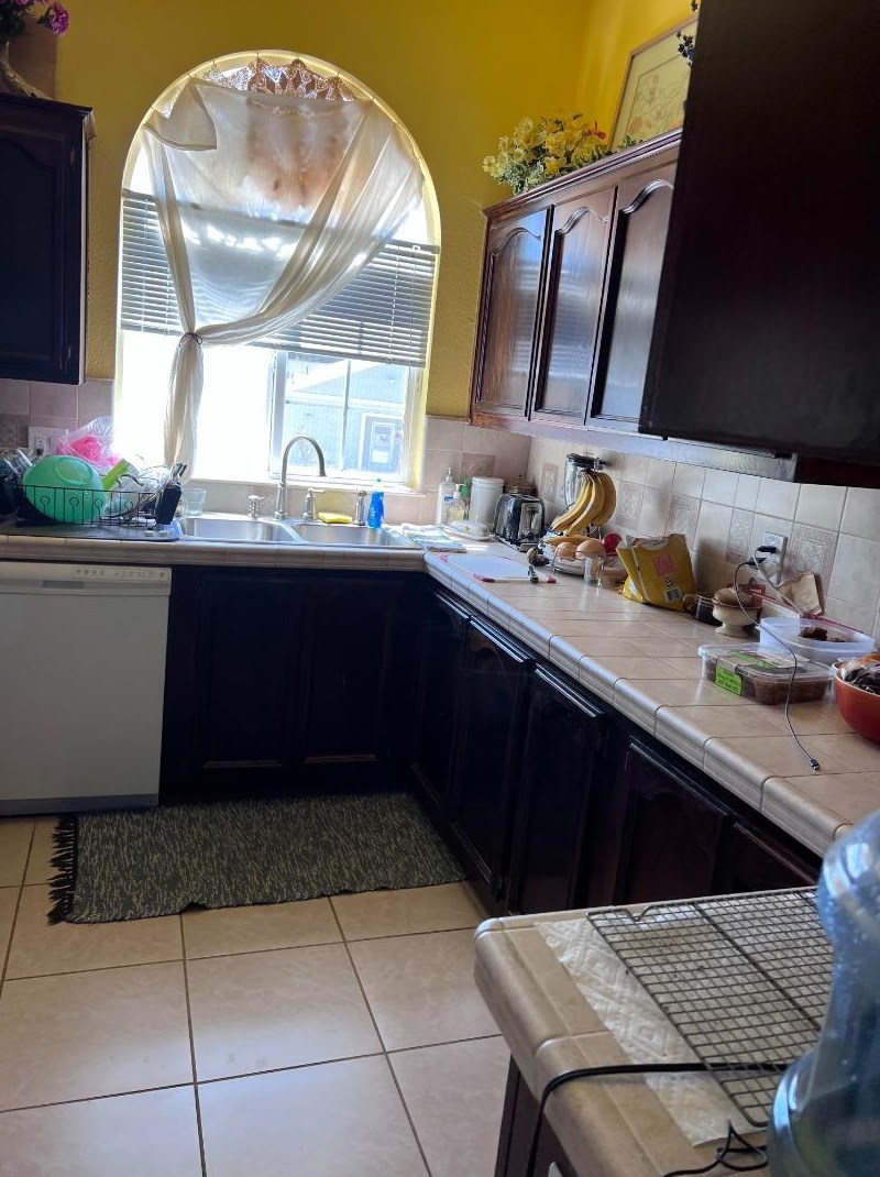233 Menzel Rd, Hollister CA  95023-9745 exterior