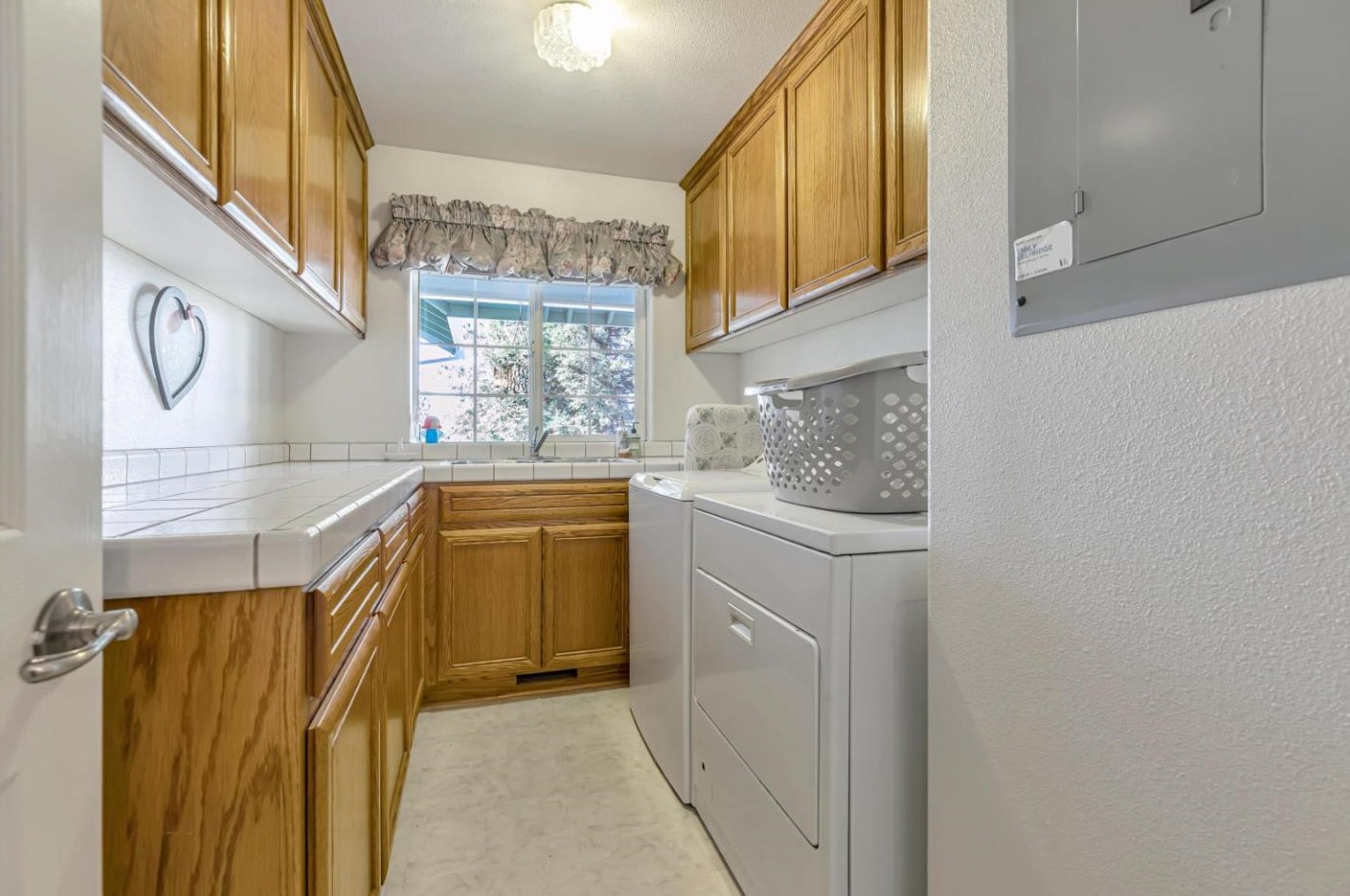 233 Menzel Rd, Hollister CA  95023-9745 exterior