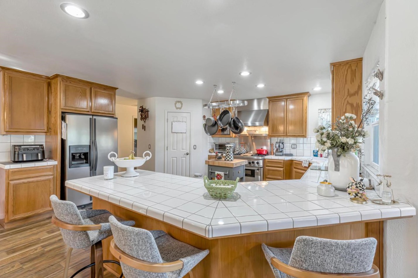 233 Menzel Rd, Hollister CA  95023-9745 exterior